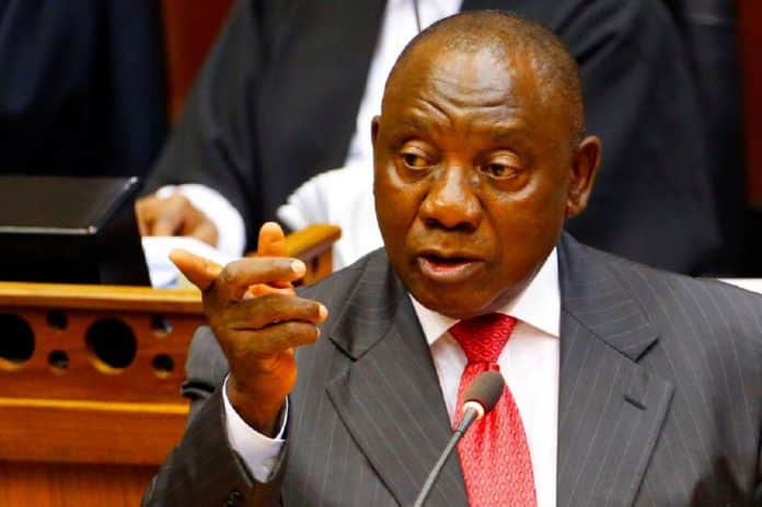 Afrique du Sud le prÃ©sident Cyril Ramaphosa se plaint aprÃ¨s le vol de son Ipad