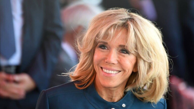 Sommet G7 : Brigitte Macron canon dans un look en Jean skinny et baskets (photo)