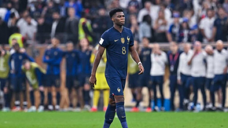 AurÃ©lien TchouamÃ©ni sous le maillot de l'Ã©quipe de France